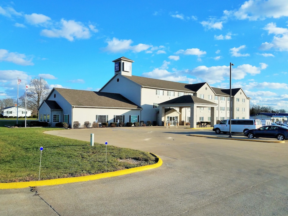 Oak Hill Inn and Suites 1/62