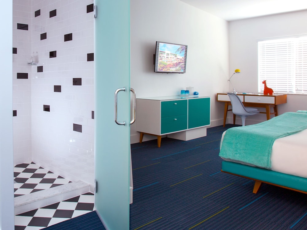 The Vagabond Hotel 17/25