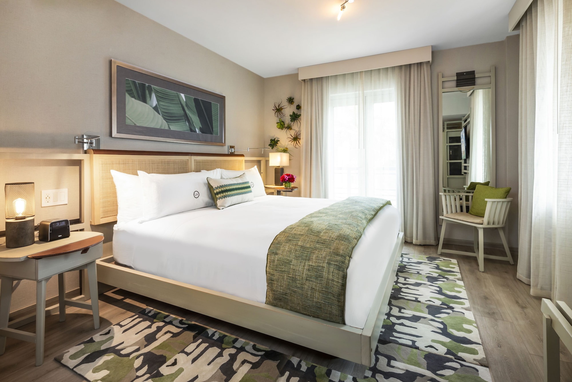 SUPERIOR, KING BED