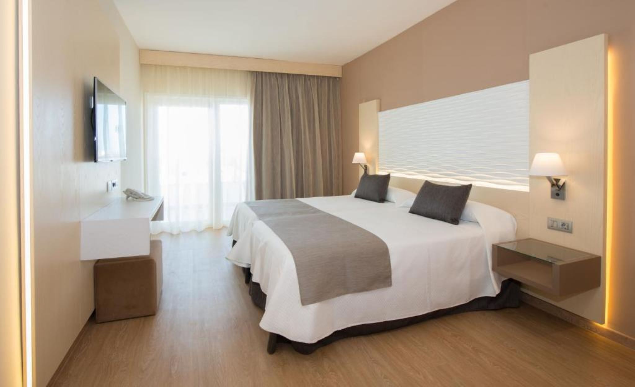Double room Balcony //