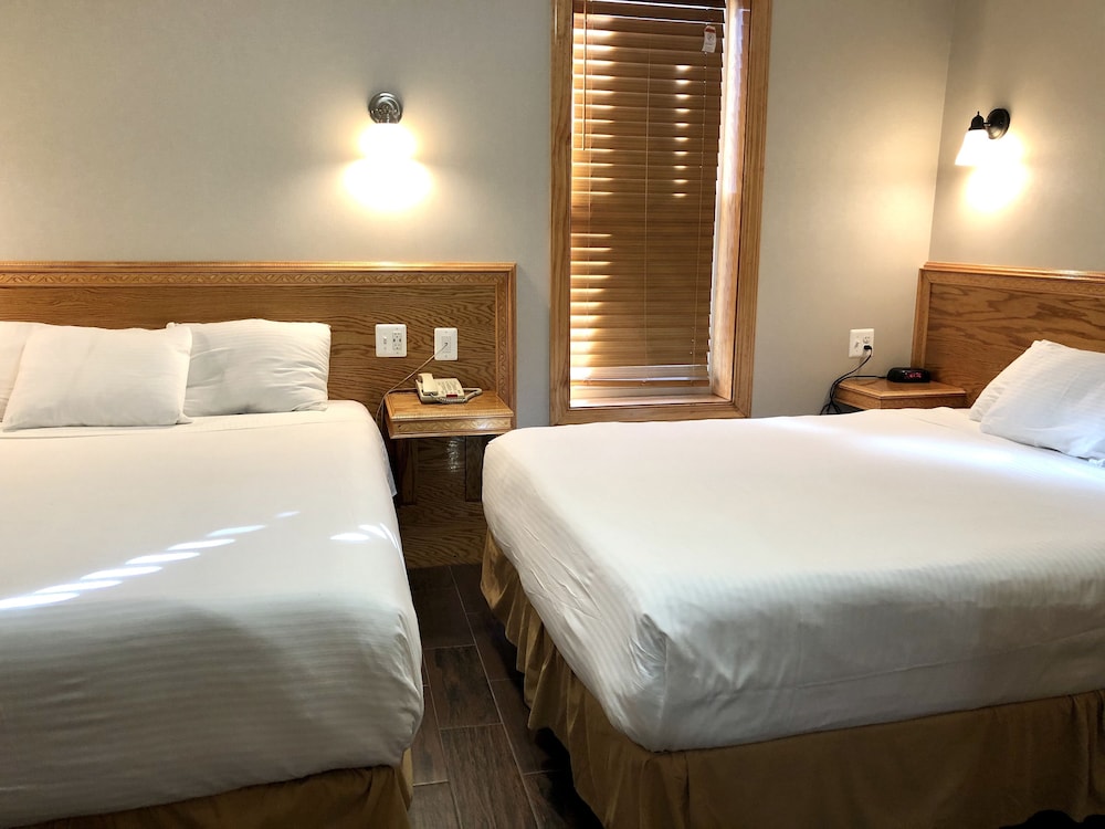 District Hotel 13/59