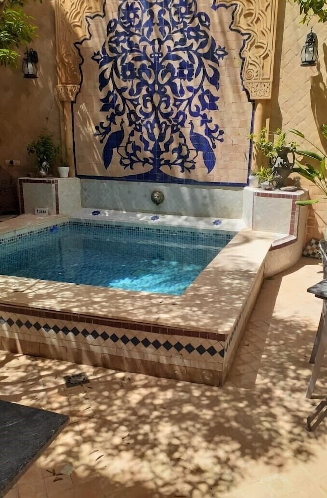 RIAD TARA 73/77