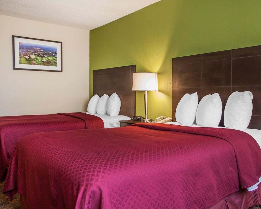 Quality Inn Saint Louis Airport 14/43