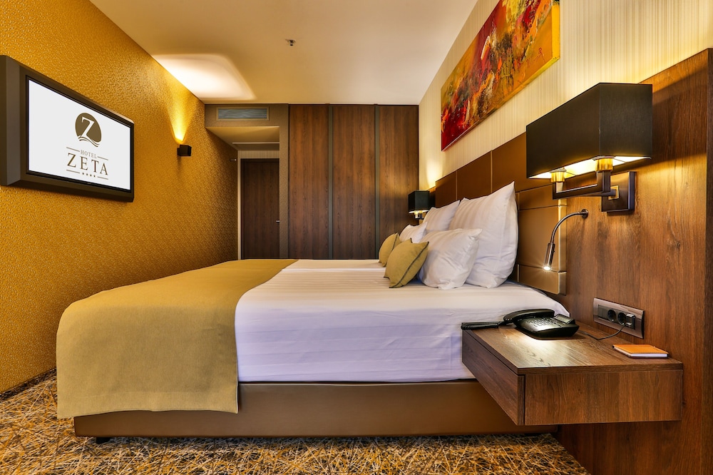 Hotel Zeta 12/39
