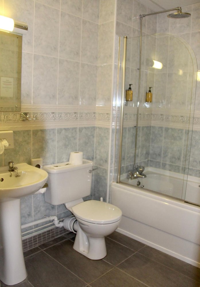 Oliver Cromwell Hotel 48/50