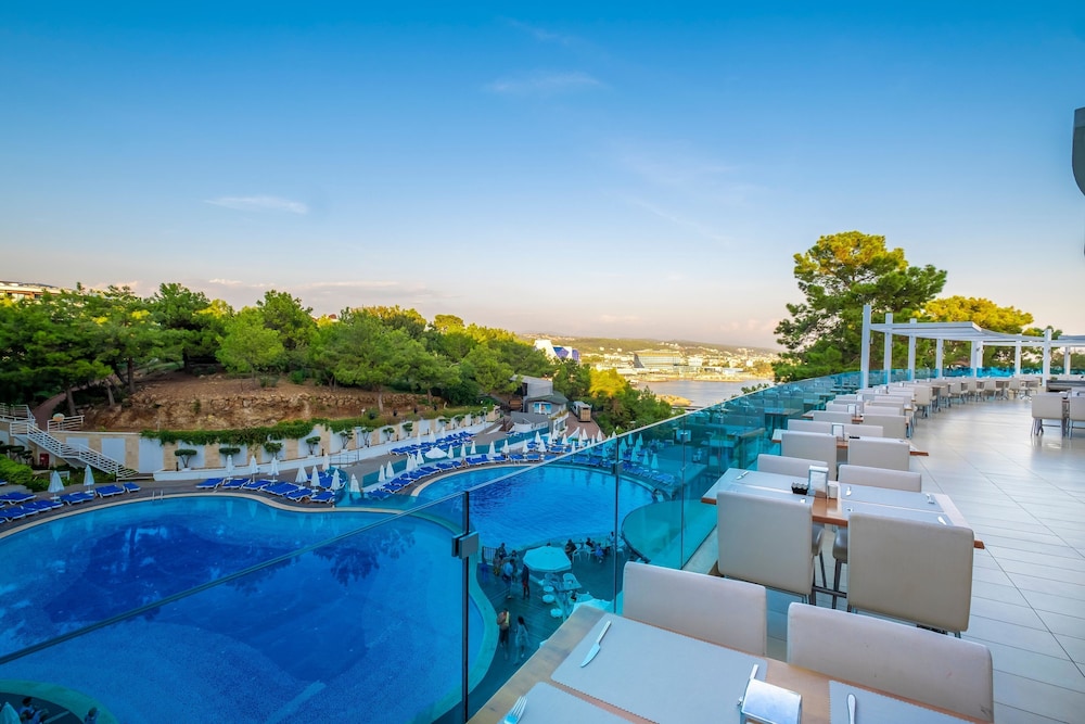 A Good Life Utopia Family Resort 30/50