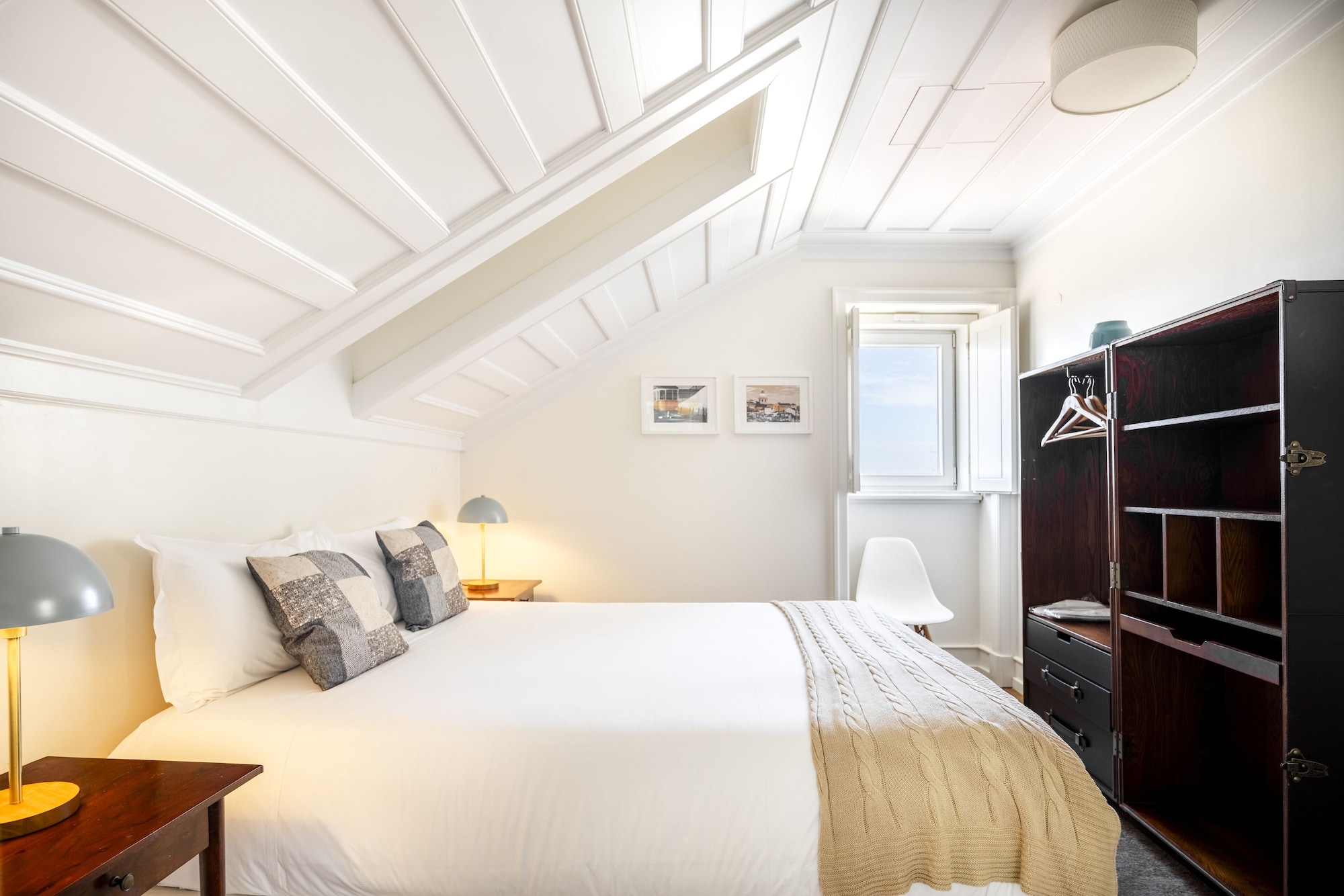 2 BEDROOMS, DUPLEX