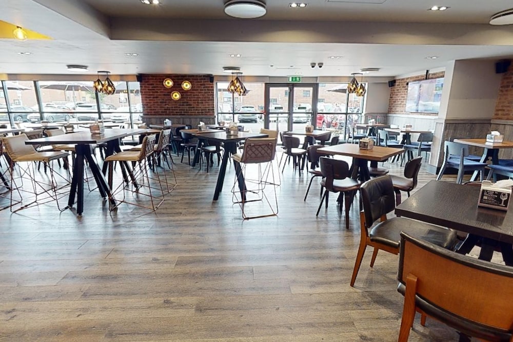 Village Prem Swansea Hotel Leisure Club 48/61