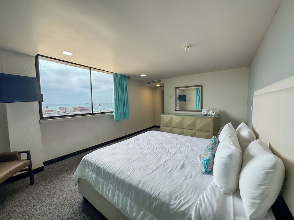 STANDARD, SEA VIEW