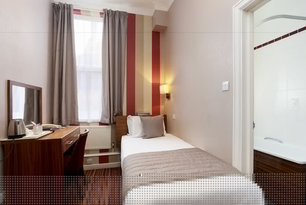 The Victoria Hotel 24/53