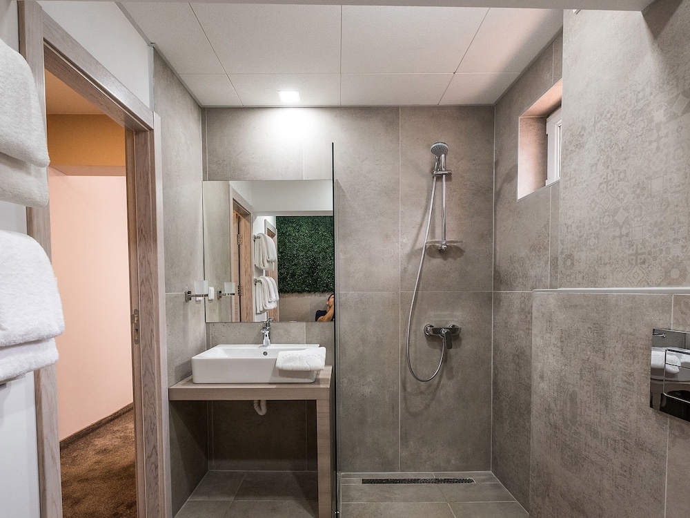 Caro Aparthotel 44/50