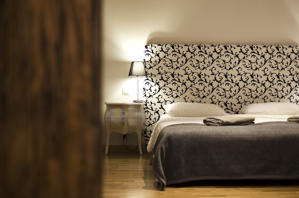 Dolce Vita Suites Hotel 16/48