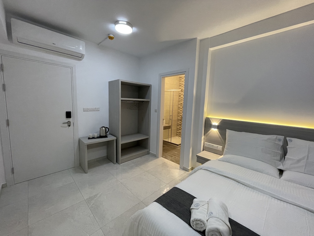 STANDARD, DOUBLE BED, BALCONY