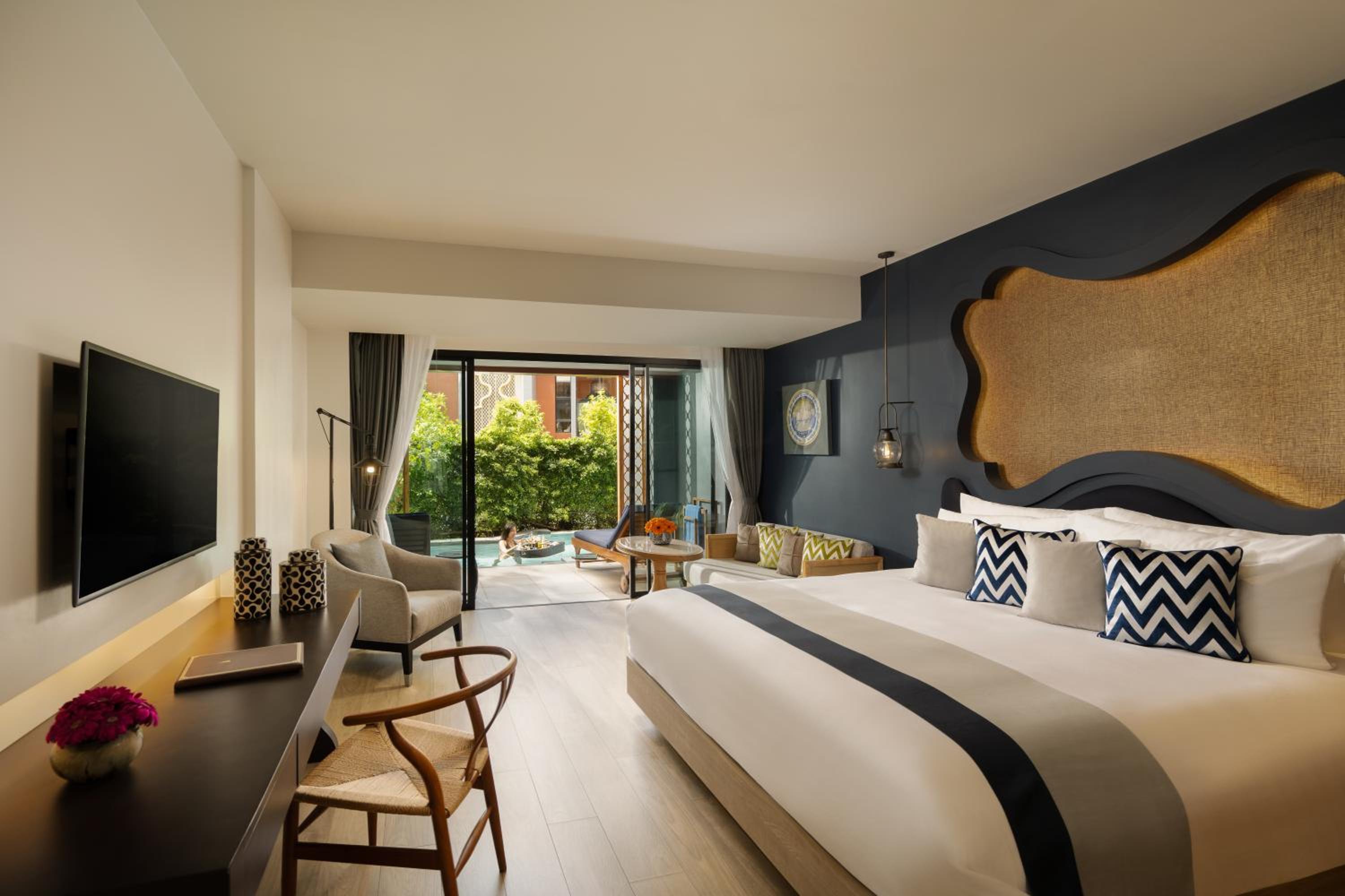 Deluxe, Suite, Garden View, Pool Access