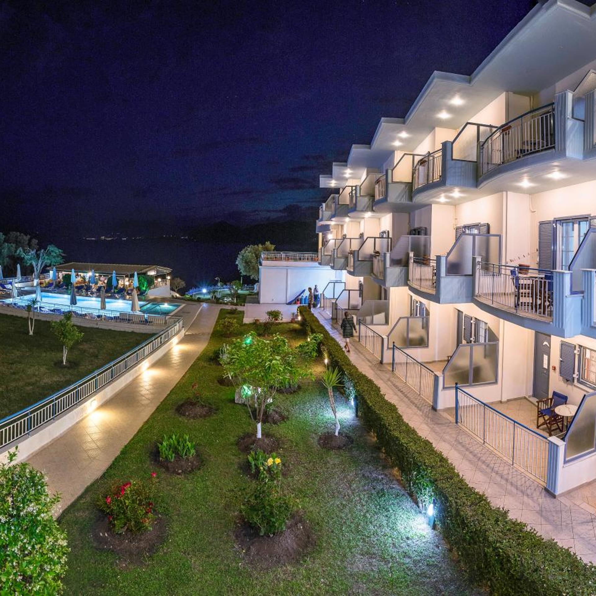Cliff Bay Hotel 61/62