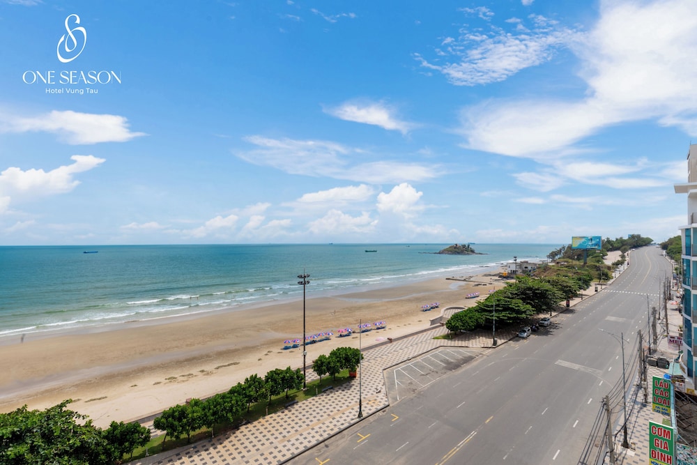 Ngoc Hanh Beach Hotel 67/75