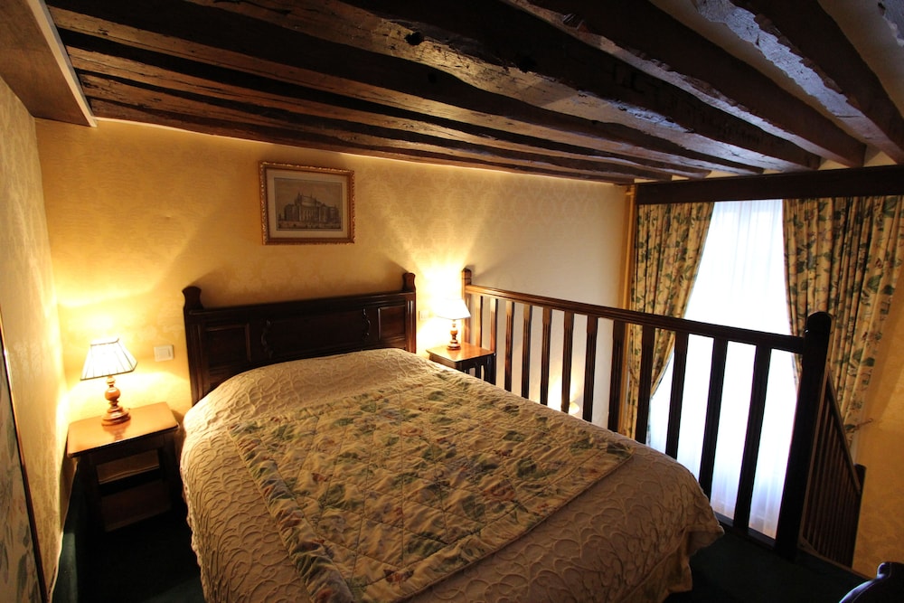 HOTEL DE LA BRETONNERIE 14/86
