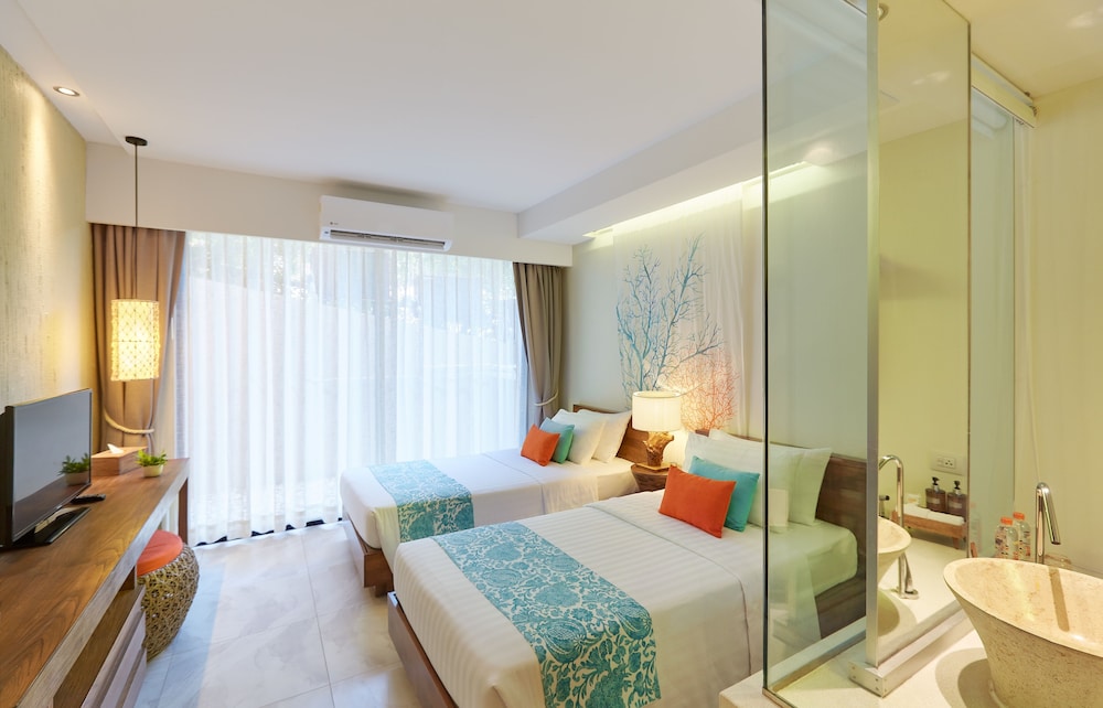 Bandara Beach Resort, Phuket 22/74