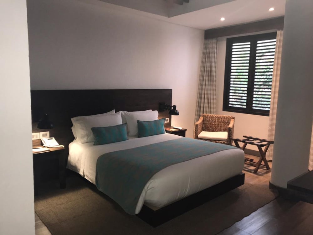 Sophia Hotel 25/65