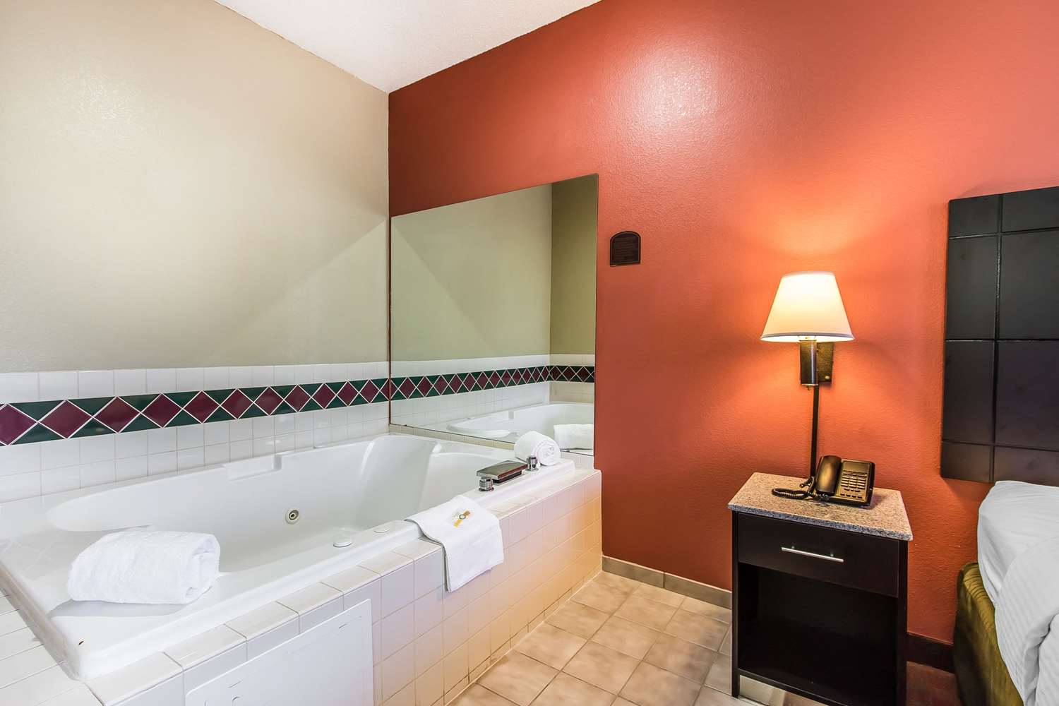 Quality Inn & Suites La Vergne, TN 18/18