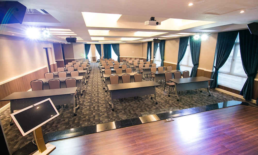 Indra Hotel - Boutique Suites 32/35