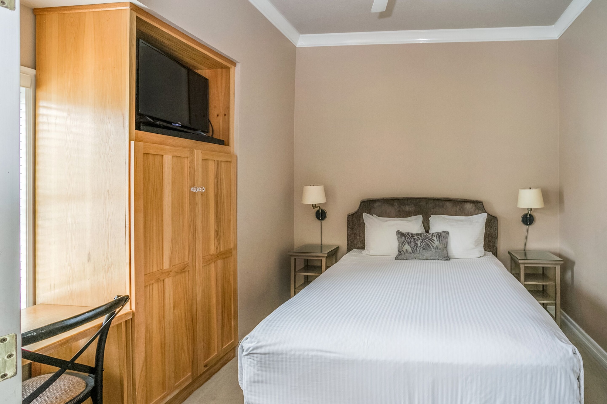 Exclusive, Beach, Suite, Queen Bed, Sofa