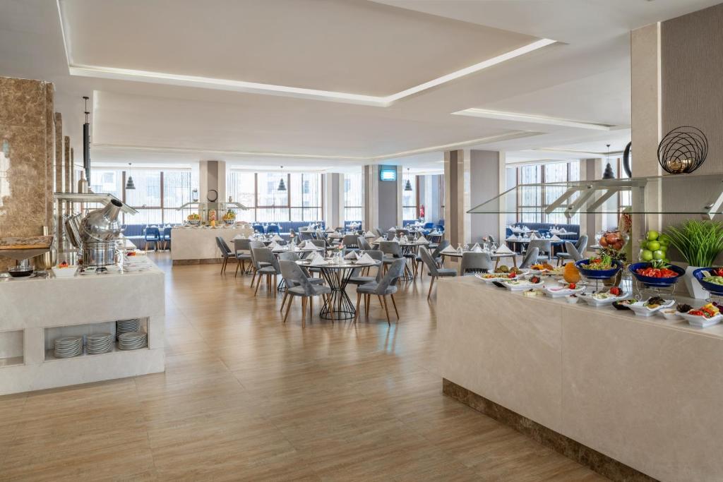 شركة واجهة طيبة الفندقية(Taiba Front Hotel Ex Elaf Al Majeedi) 36/50