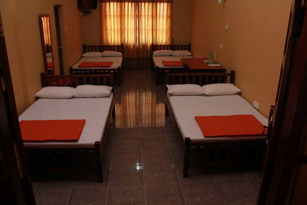 Anura Guest Inn 20/40