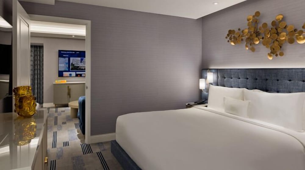 Executive, Suite, King Bed, Mountain Best View