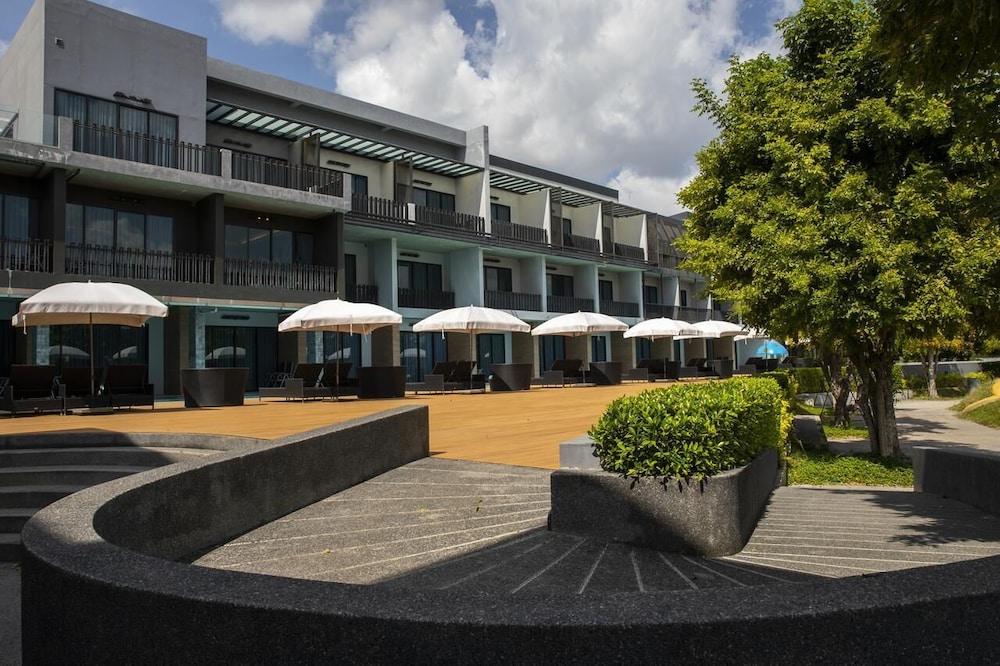 The VELO'S hotel and BMX pump track 6/50