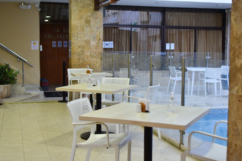 Hotel La Riviera 18/26