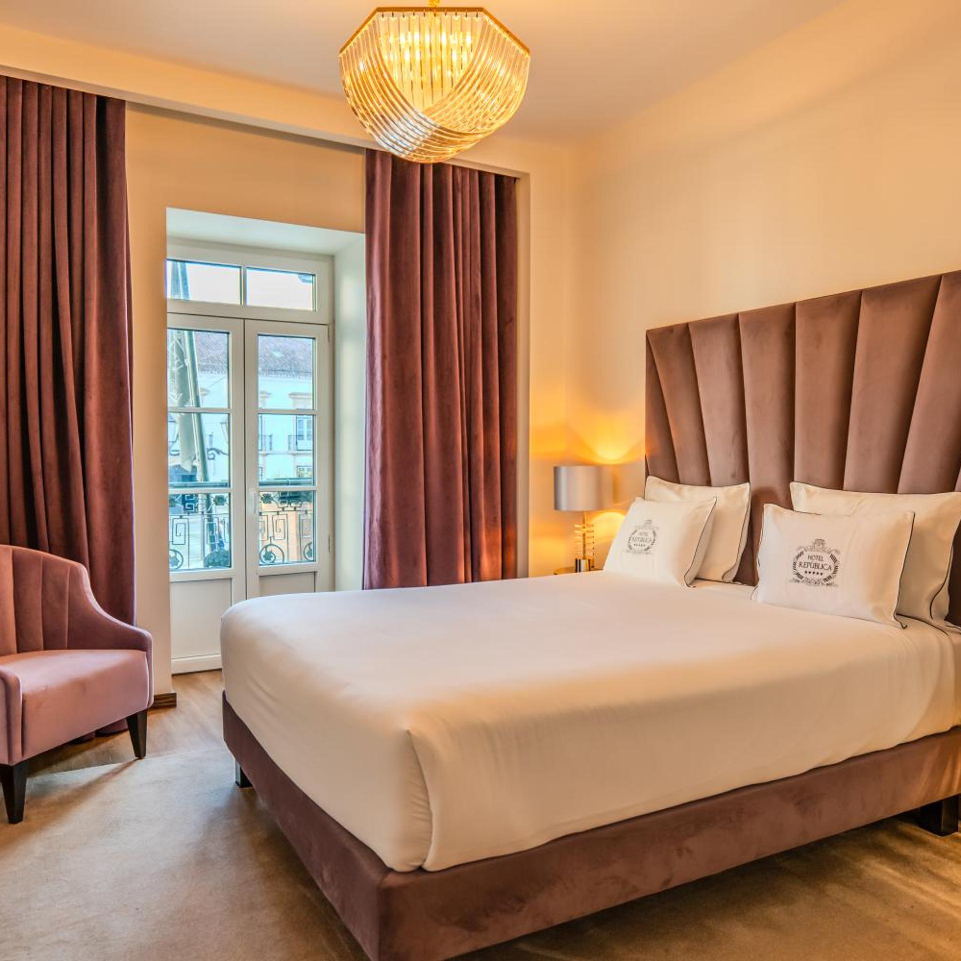 Deluxe, Double Bed, Square View