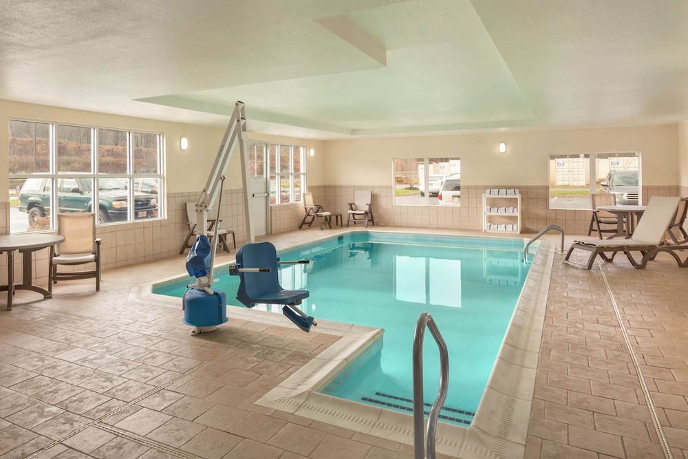 Country Inn Suites By Radisson Princeton Wv 22/34