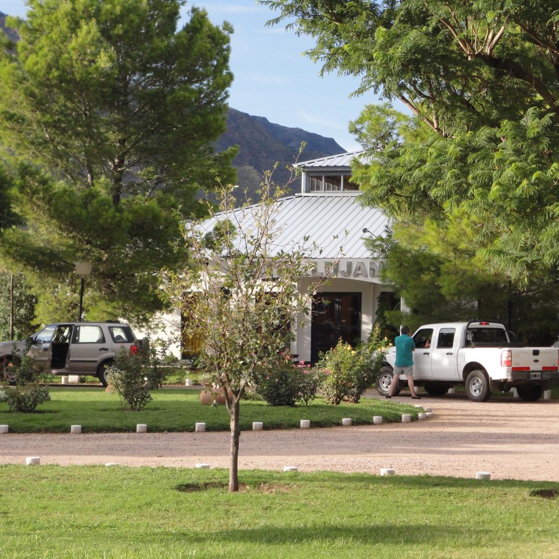 Hotel Lujan 37/41