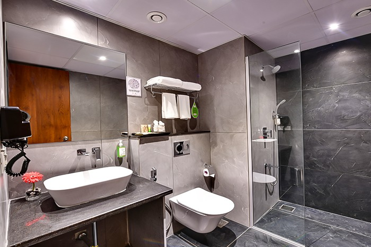 Click Hotel Vista Bangalore 20/20