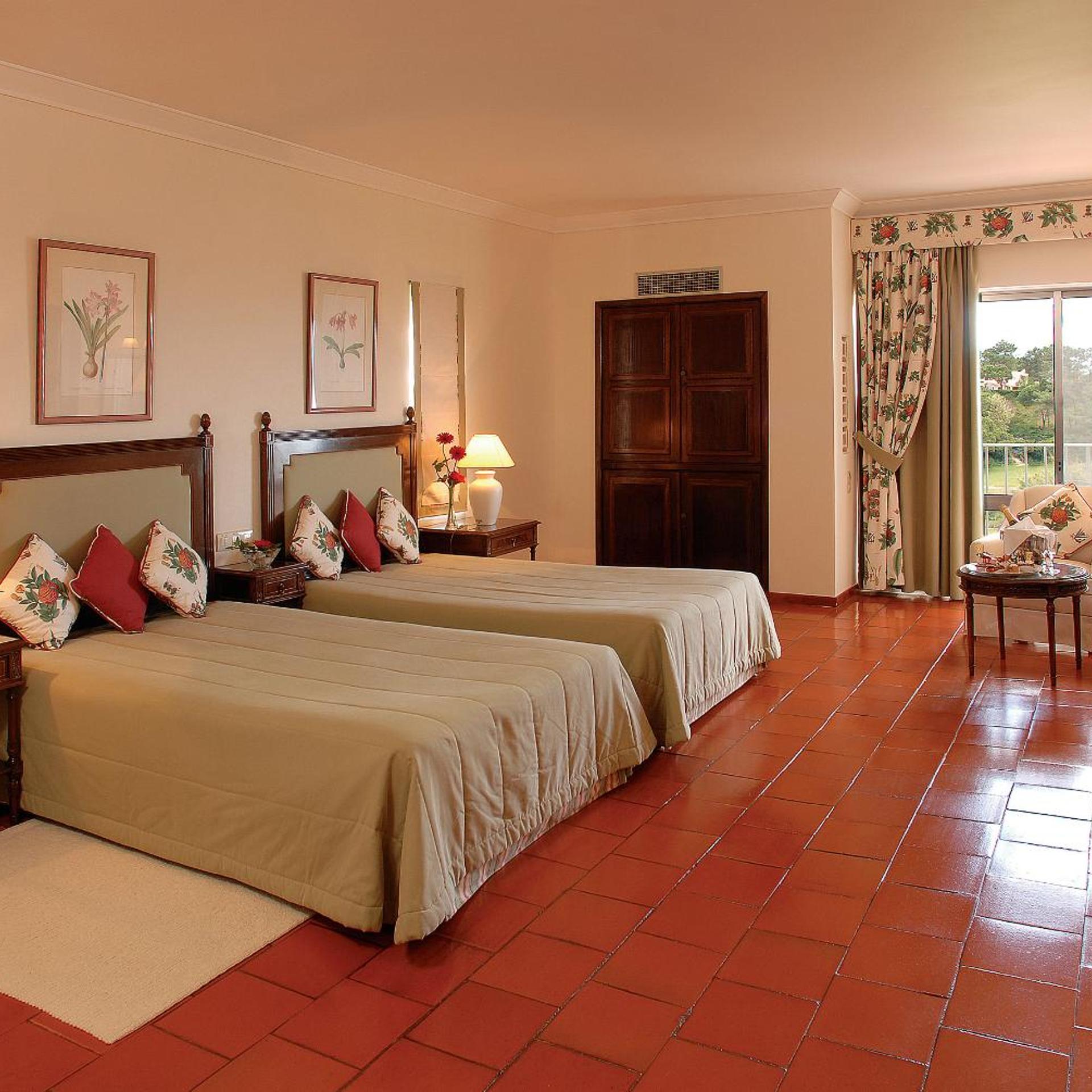 Grand, Classic, King Bed