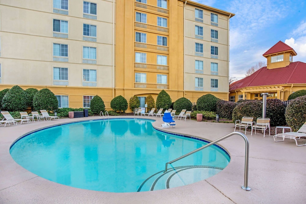 La Quinta Inn Suites Winston Salem 3/64