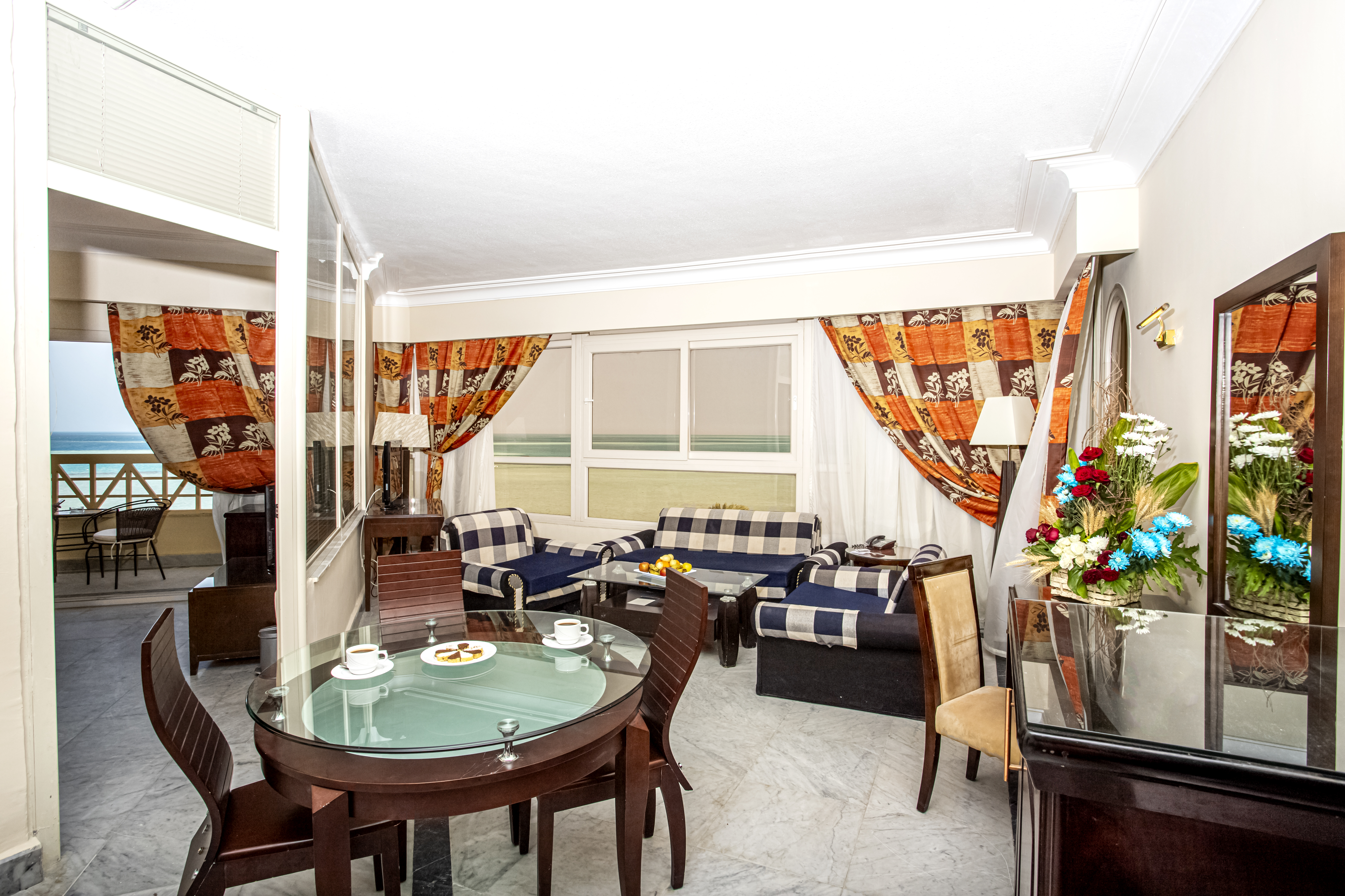restaurant cafeteria