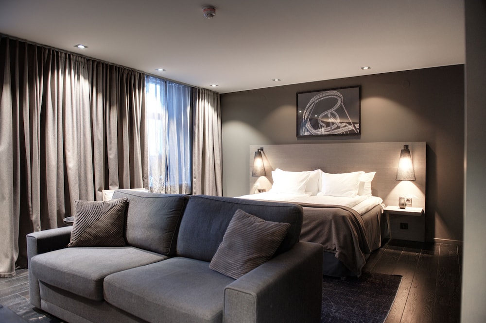 Family, King Bed, City View, Sofa