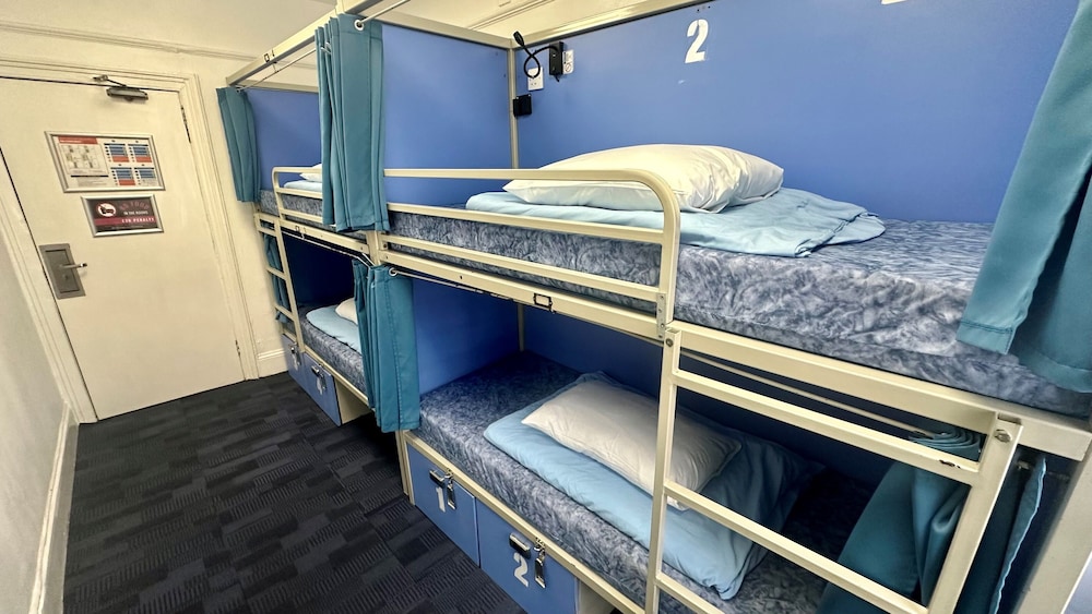 PRIVATE, MIXED DORM, 4 BEDS, SHARED BATHROOM