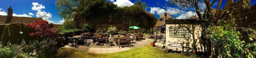 The Old Well Inn 38/40