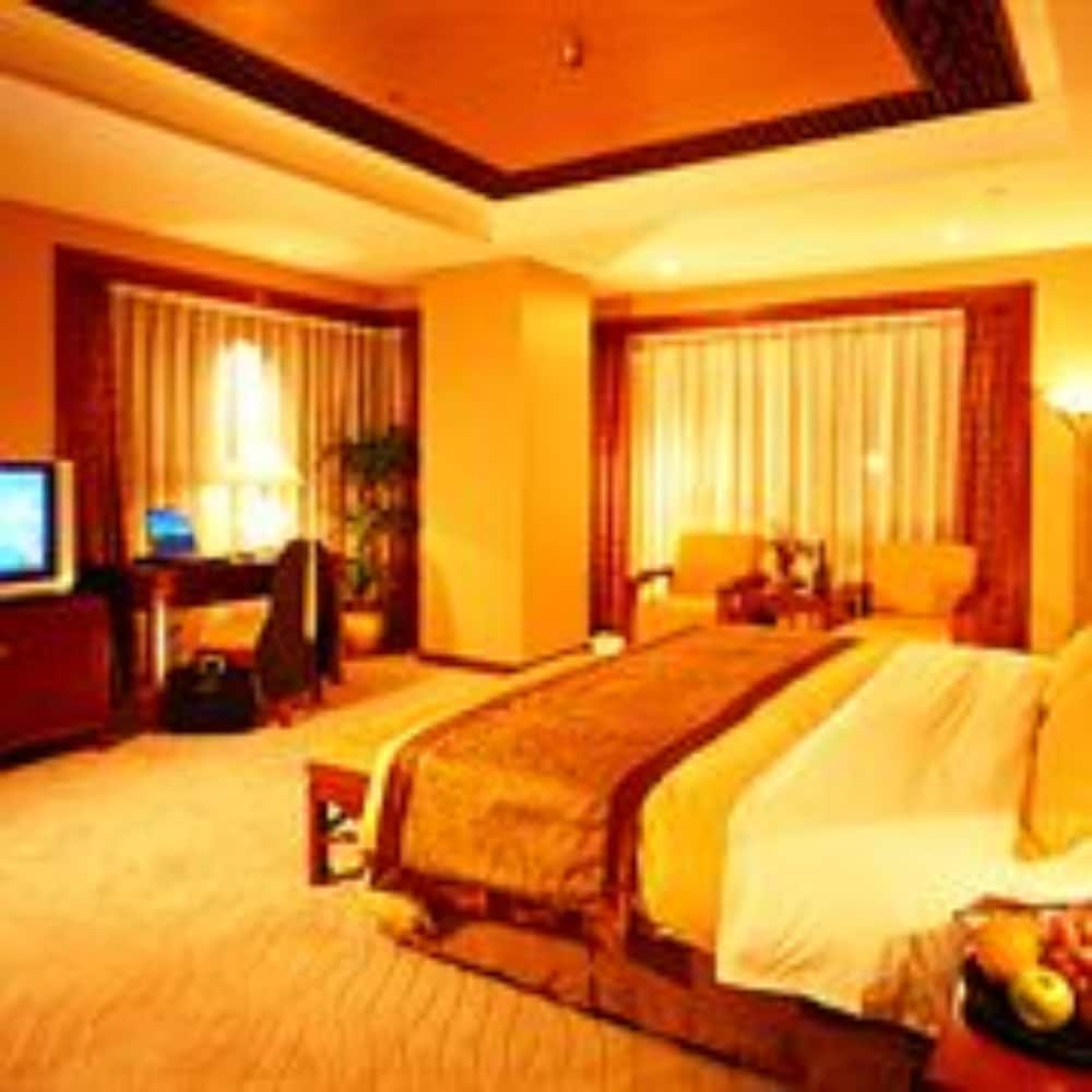 Xinhai Jinjiang Hotel 11/45