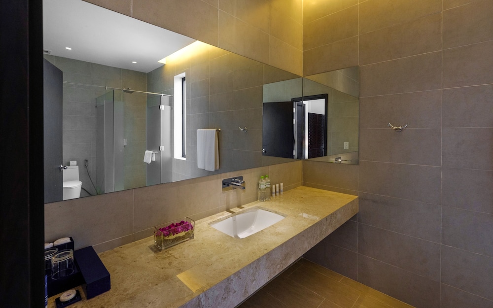 Saint Simeon Resort And Spa 68/70
