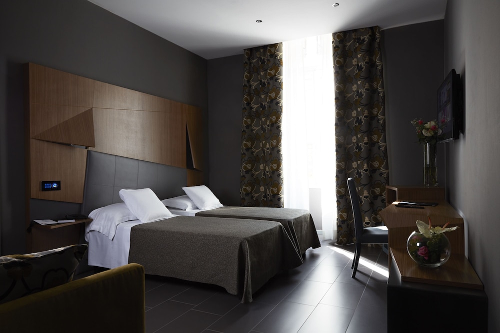 The Building Hotel 13/71