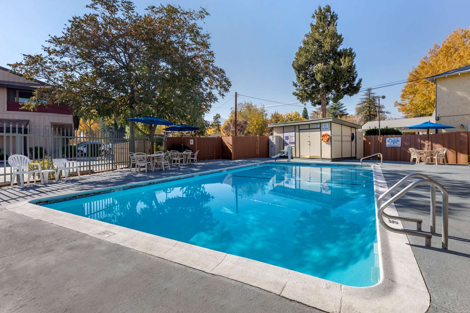 Comfort Inn Bishop CA 9/9