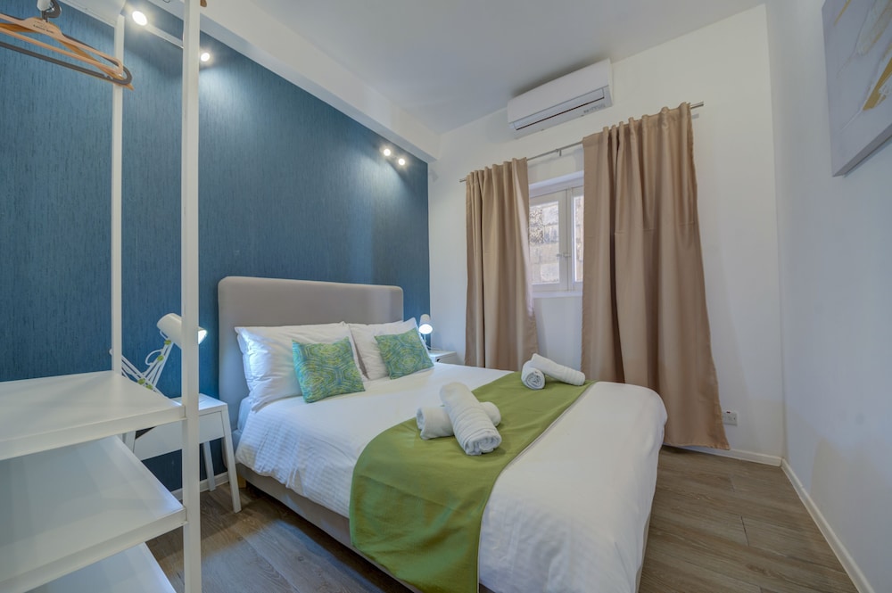Tritoni harbour suites 17/55