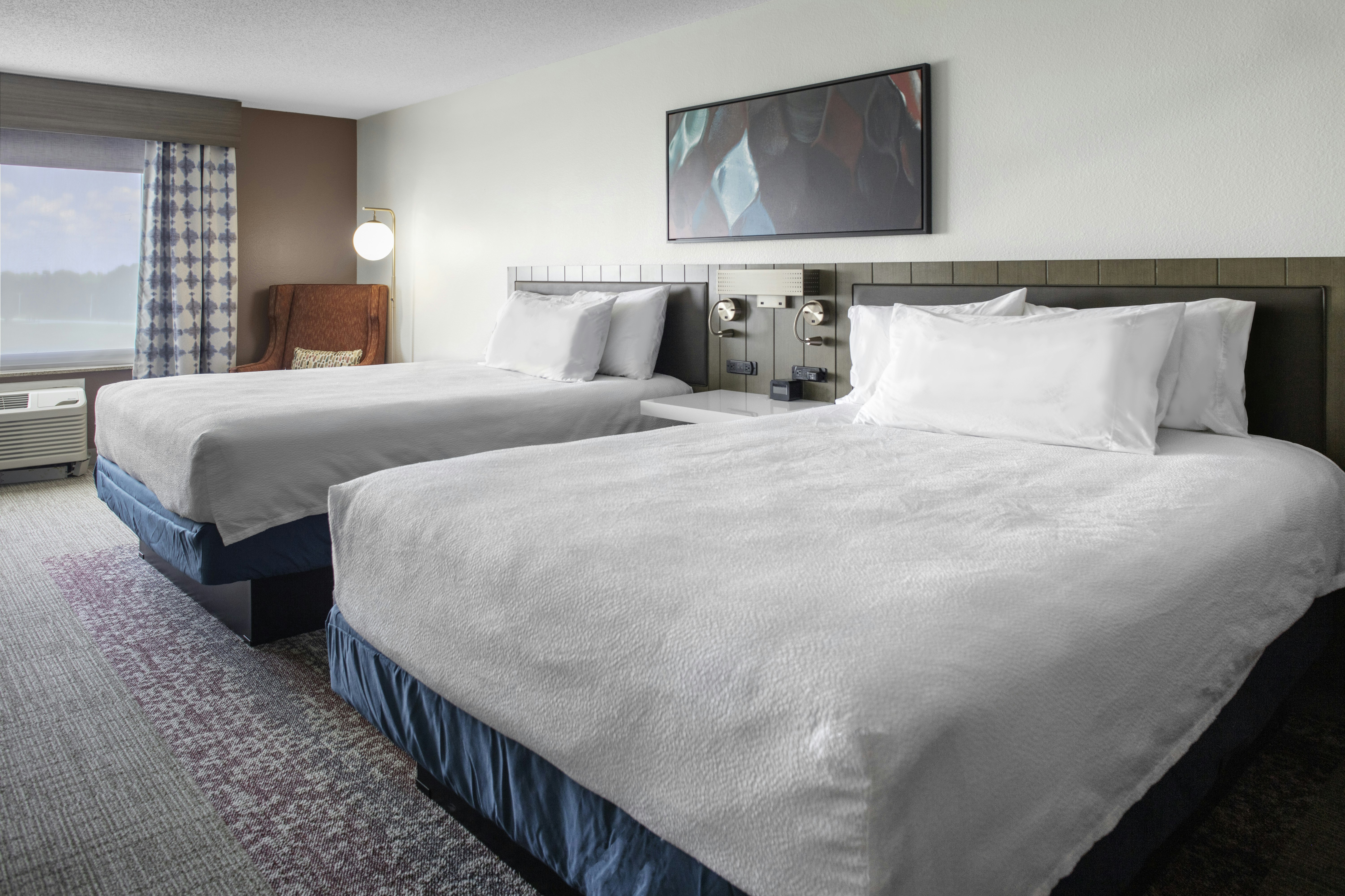 Suite, 2 Queen Beds, Accessible