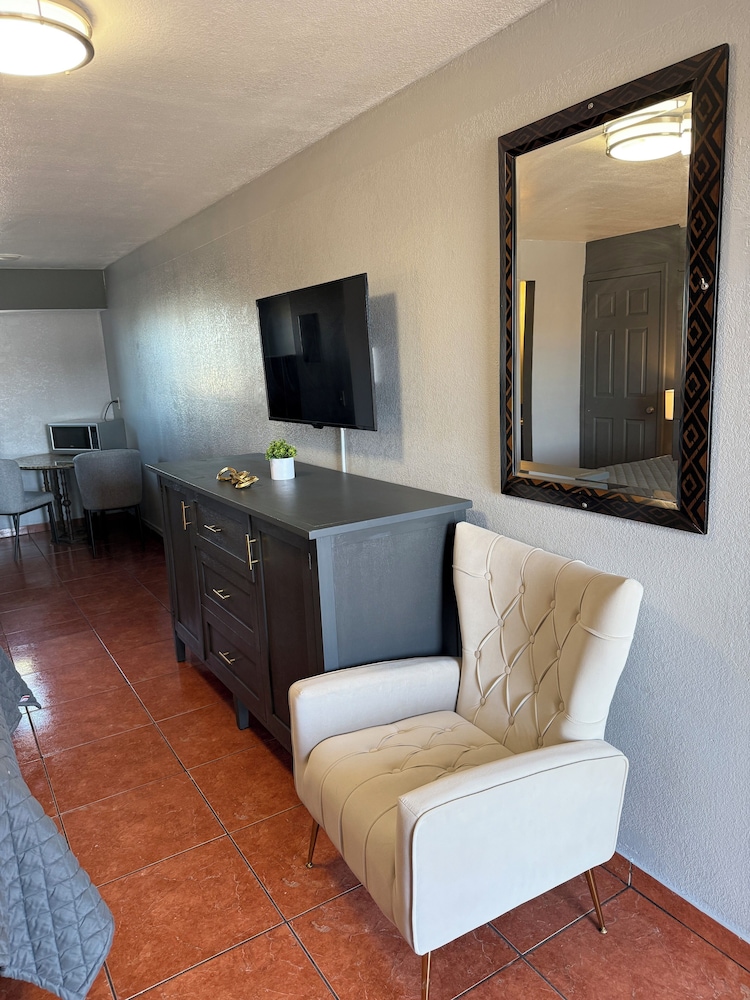 Rawls Motel Near Phoenix Airport 30/50