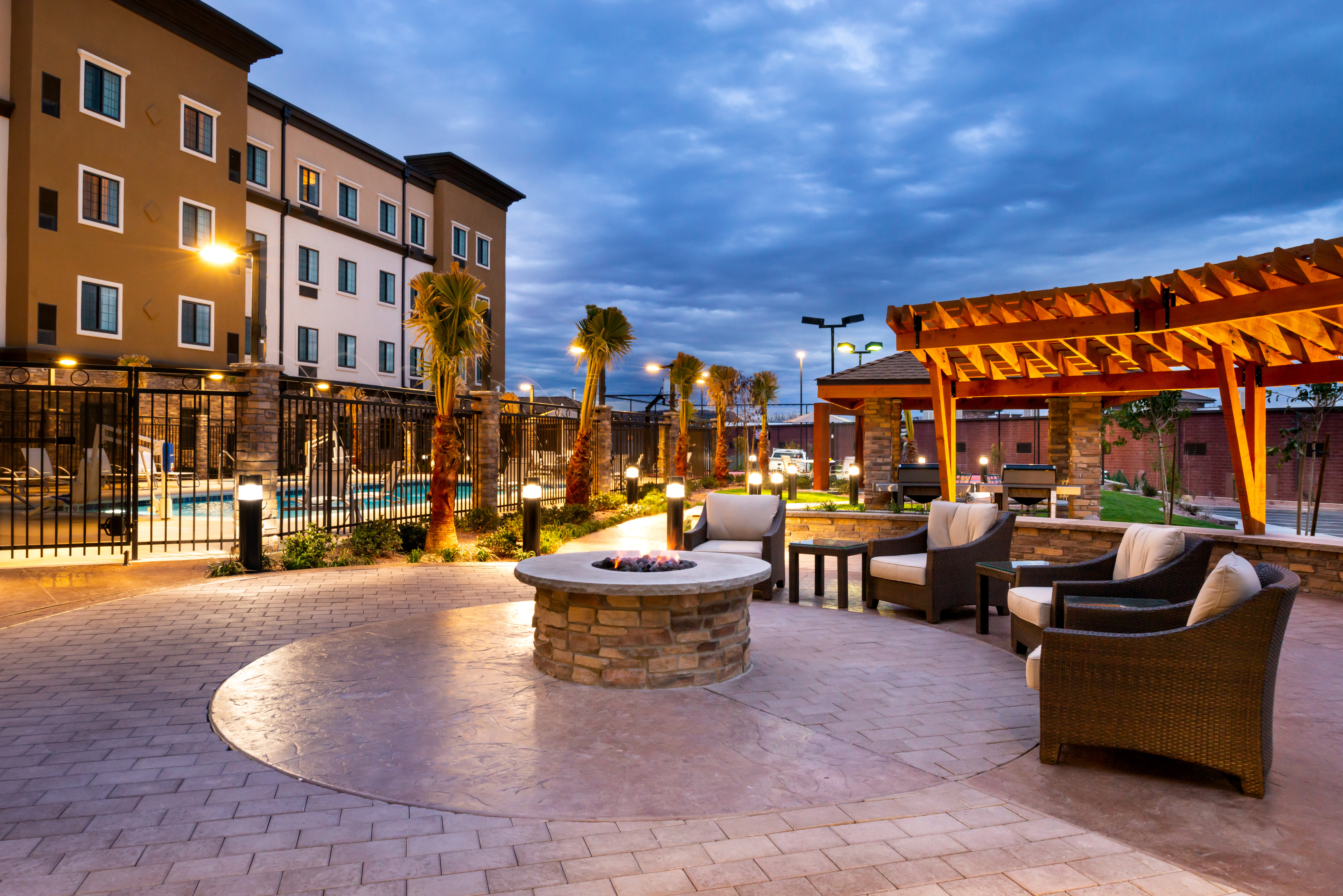 Staybridge Suites St George 53/67