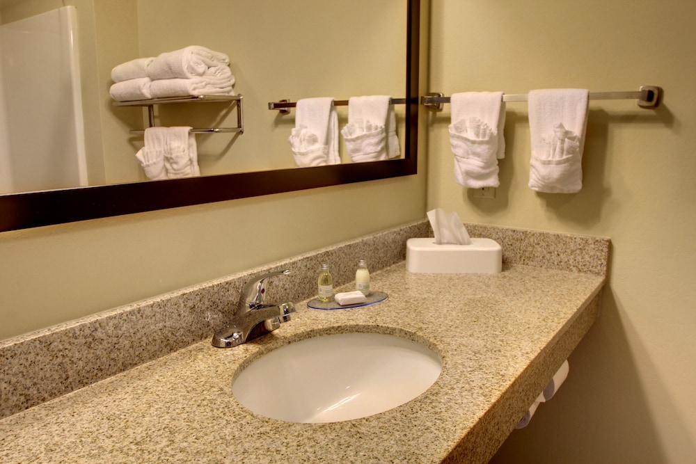 Cobblestone Inn &amp; Suites -- Hartington, NE 32/39